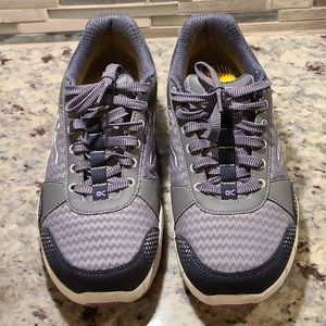 KURU Gray Quantum Sneakers - Size 8